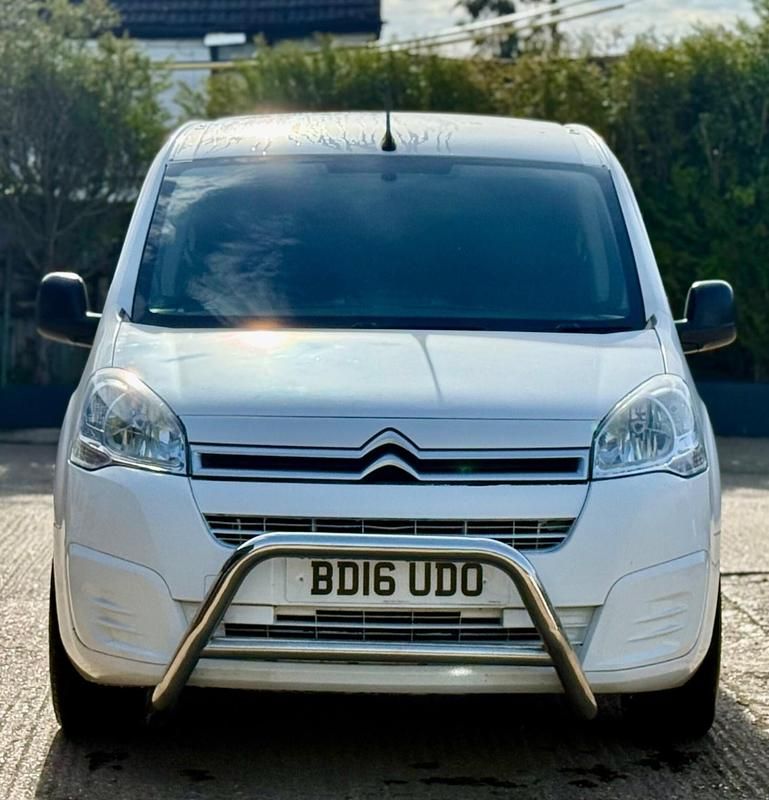 Używany Citroën Berlingo 75 KM (55 kW) 2016 Biały Minivan