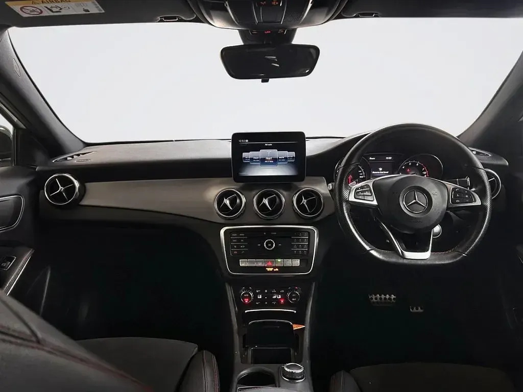 Used Mercedes GLA200 AMG line 156 HP (114 kW) 2019 White SUV