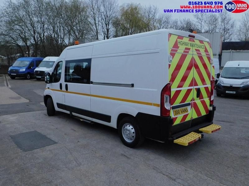 Used Peugeot Boxer 140 HP (102 kW) 2021 White Van