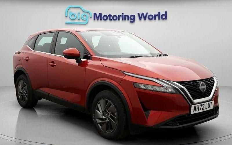 Used Nissan Qashqai Acenta Premium 140 HP (102 kW) 2023 Red SUV