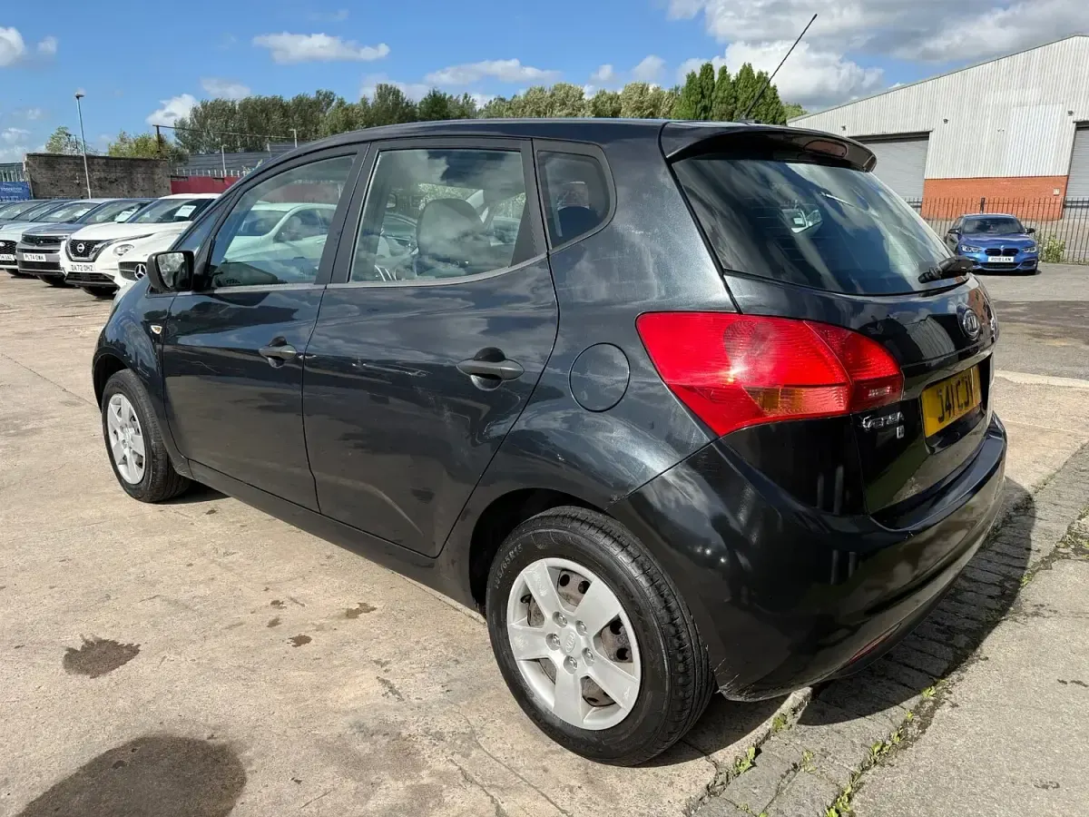 Used Kia Venga 90 HP (66 kW) 2010 Black Hatchback