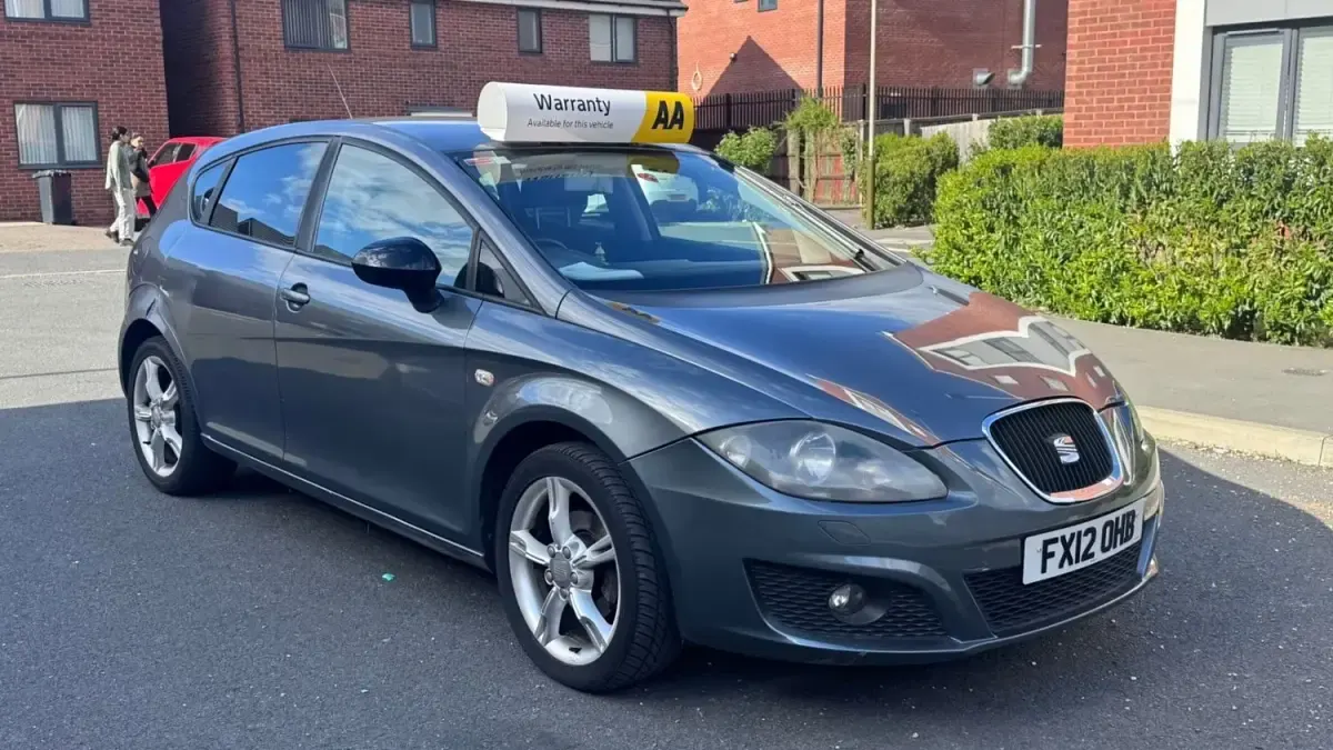 Begagnad Seat Leon Copa 105 HK (77 kW) 2012 Grå Halvkombi