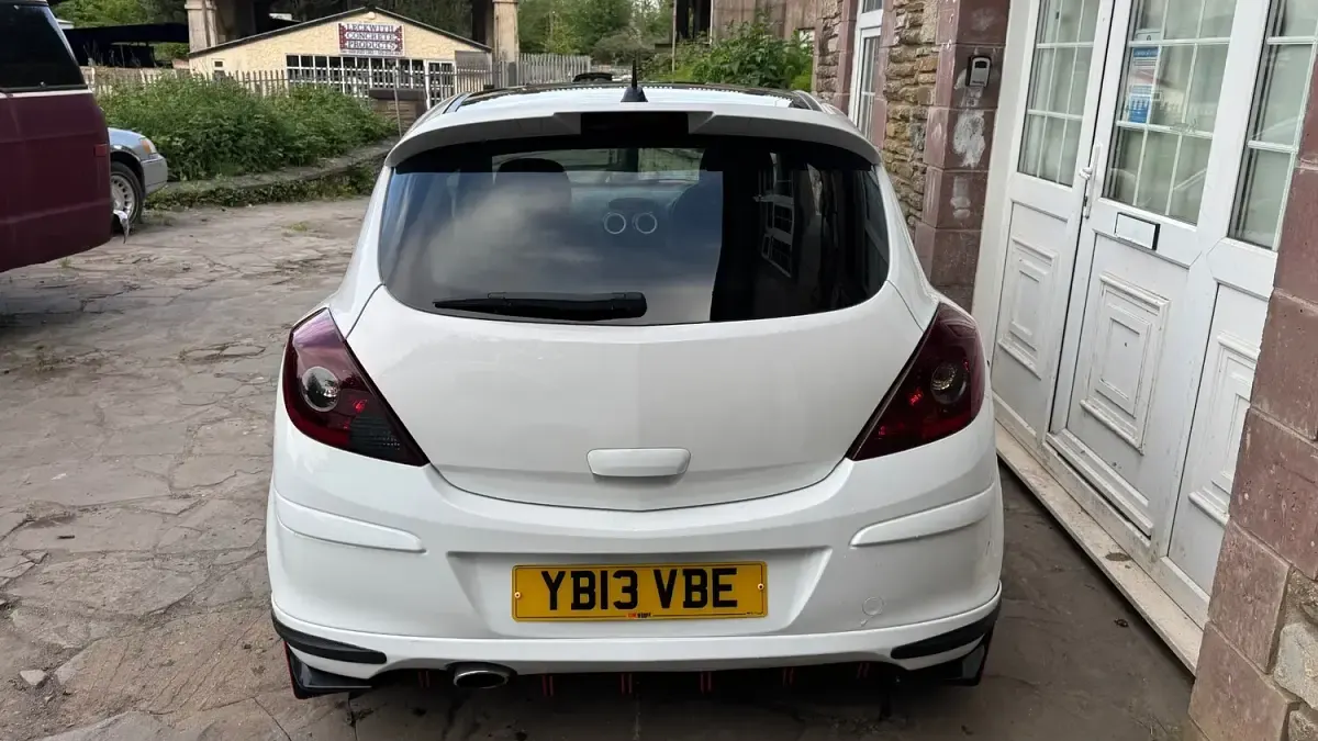 Used Vauxhall Corsa Edition 2013 White Hatchback