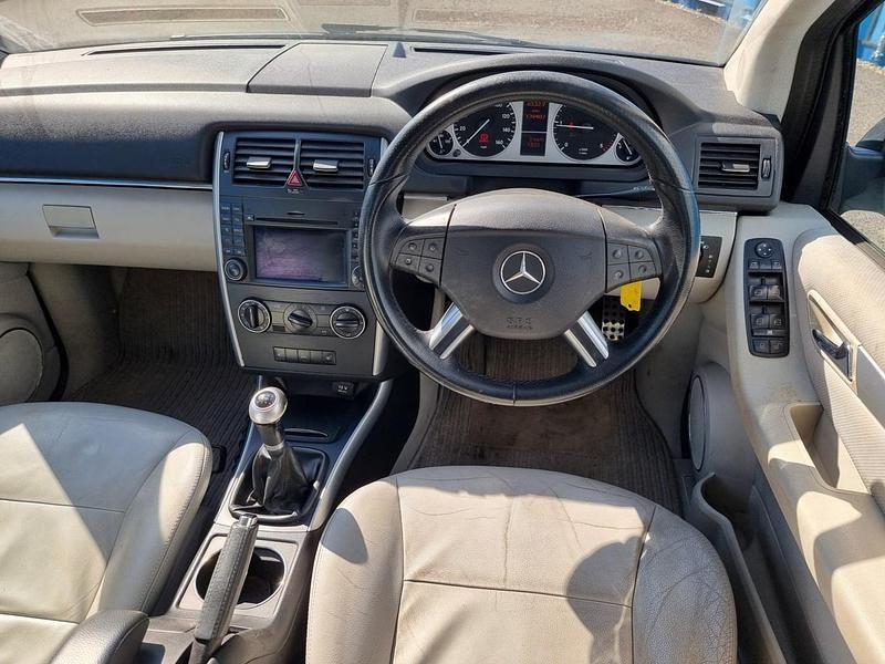 Used Mercedes B200 2010 Black MPV