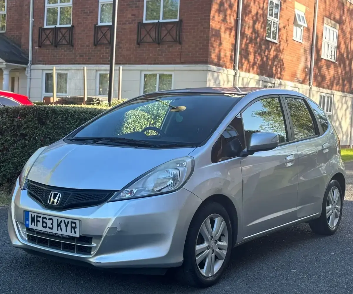 Second-hand Honda Jazz ES 99 CP (72 kW) 2013 Argintiu Hatchback