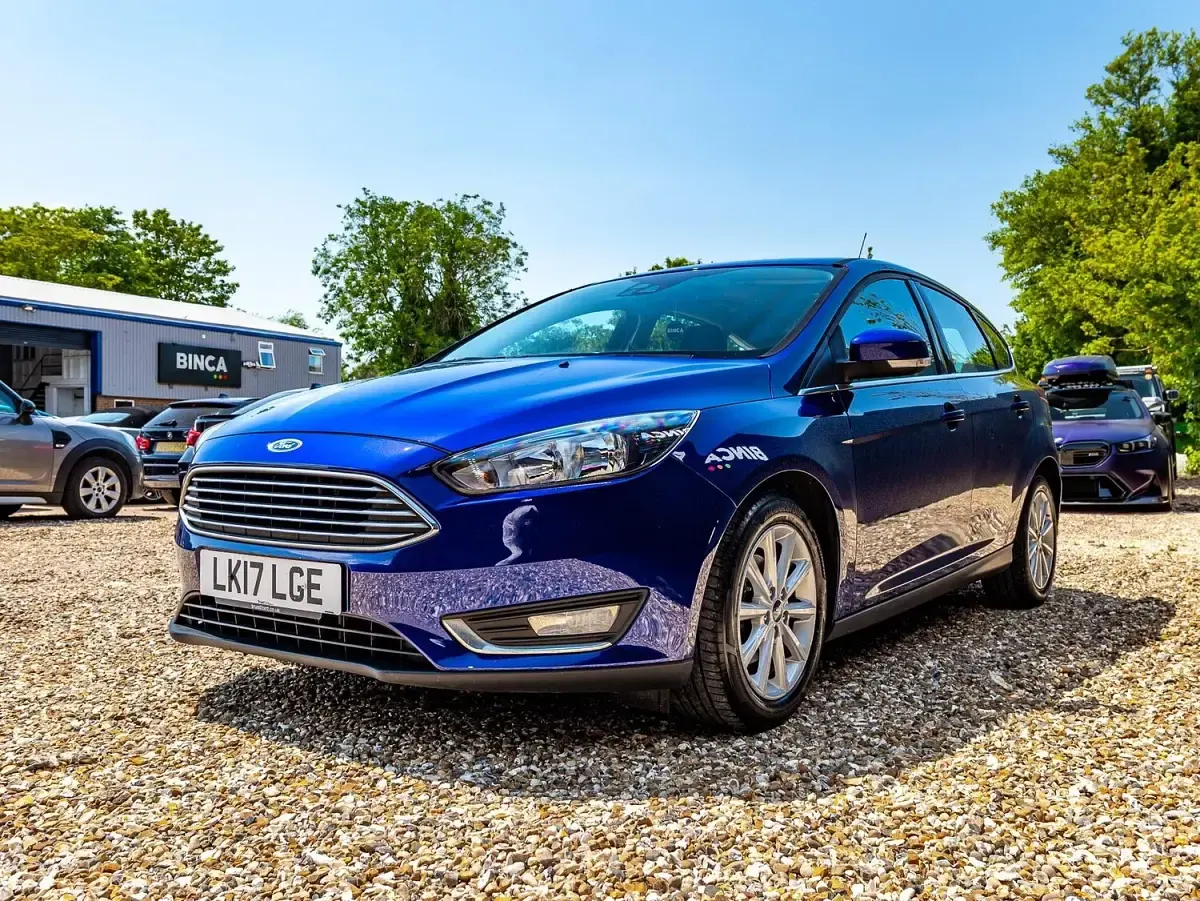 Used Ford Focus Titanium 125 HP (91 kW) 2017 Blue Hatchback