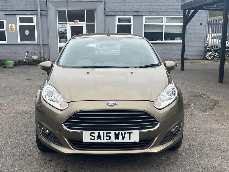 Used Ford Fiesta Zetec 82 HP (60 kW) 2015 Brown Hatchback