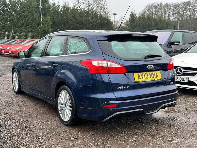 Używany Ford Focus Zetec 125 KM (91 kW) 2013 Niebieski Kombi