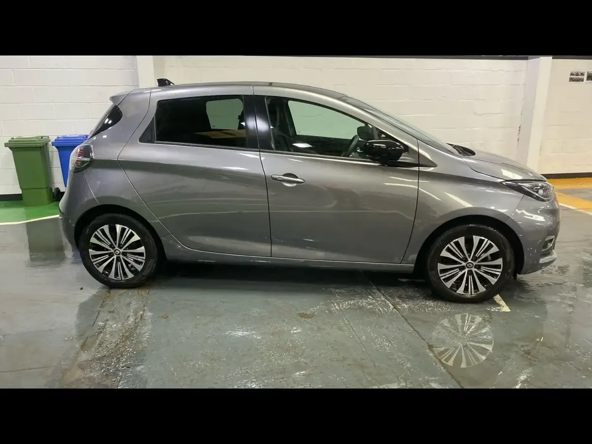 Usado Renault Zoe Techno 100 kW (136 HP) 2023 Cinzento Citadino