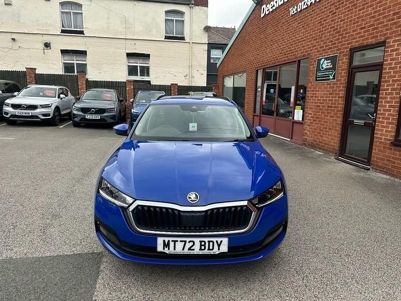 Used Skoda Octavia SE Technology 110 HP (80 kW) 2022 Blue Estate
