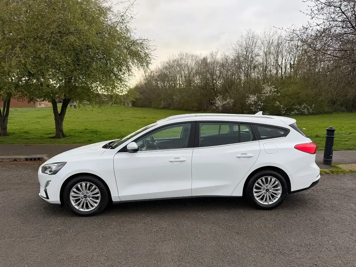 Used Ford Focus Titanium 150 HP (110 kW) 2019 White Estate
