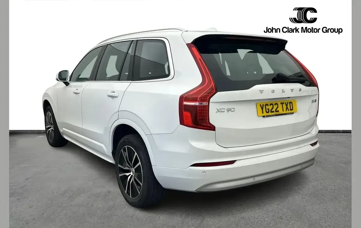 Used Volvo XC90 Momentum 235 HP (172 kW) 2022 White SUV