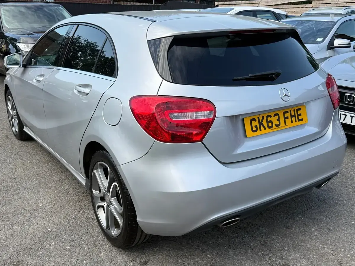 Used Mercedes A180 109 HP (80 kW) 2013 Silver Hatchback