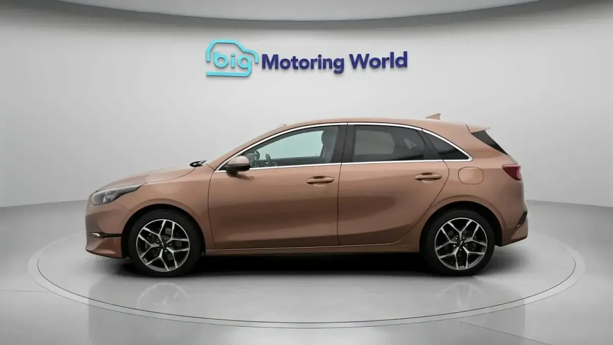 Used Kia Ceed 158 HP (116 kW) 2022 Bronze Hatchback