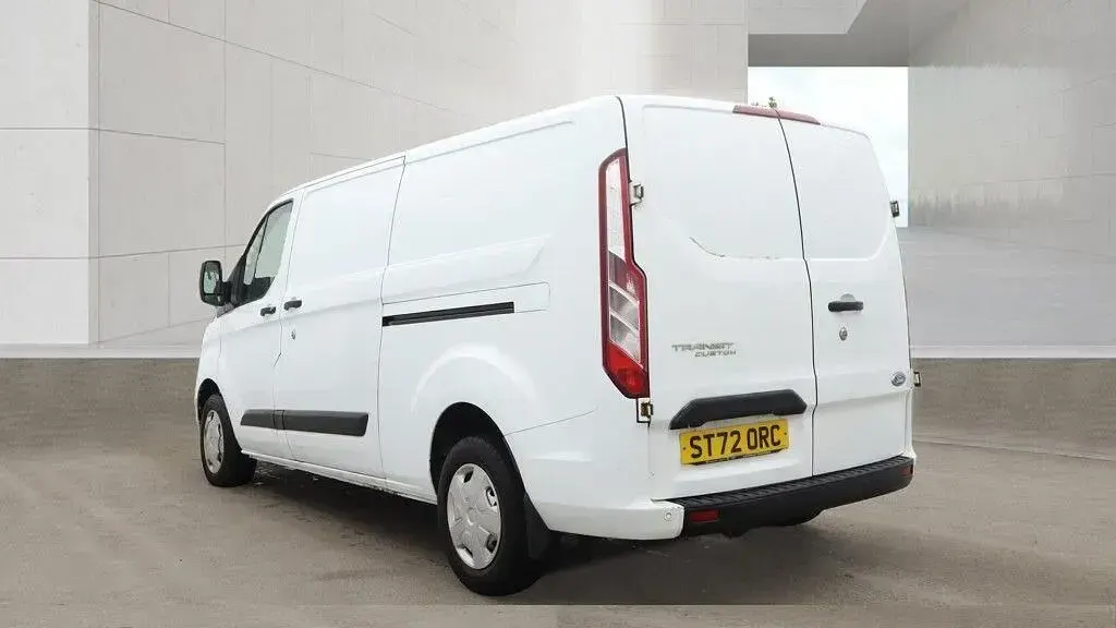 Usado Ford Transit Custom Trend 130 CV (95 kW) 2022 Blanco Van