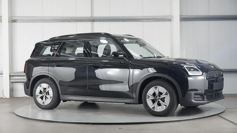 Black Used 2024 Mini Countryman Classic SUV | £37,250 (A bit pricey) - Image 1/4