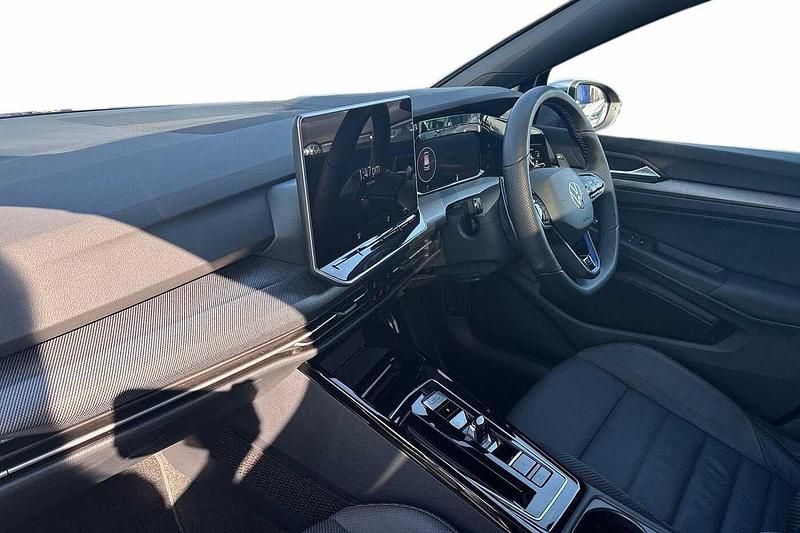 Used VW Golf VIII R 333 HP (244 kW) 2026 Lapiz blue Hatchback