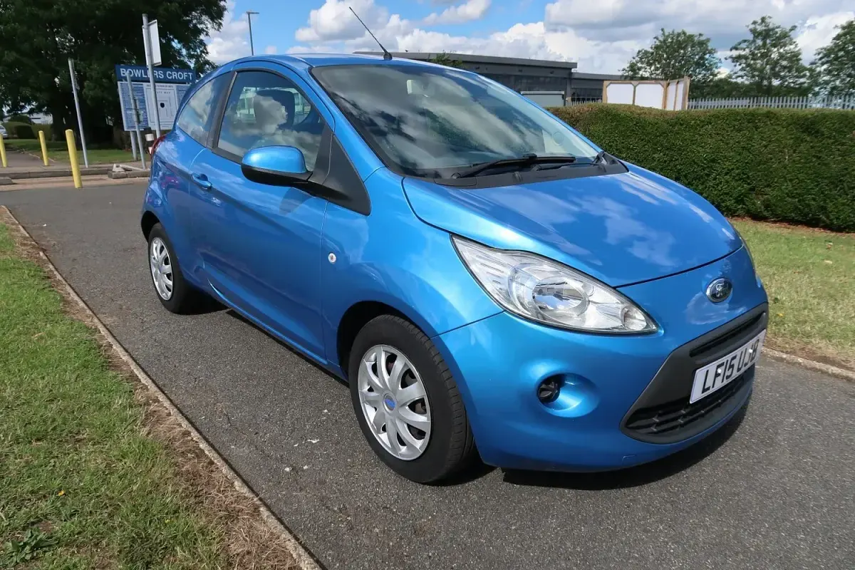 Used Ford Ka 69 HP (50 kW) 2015 Blue Hatchback