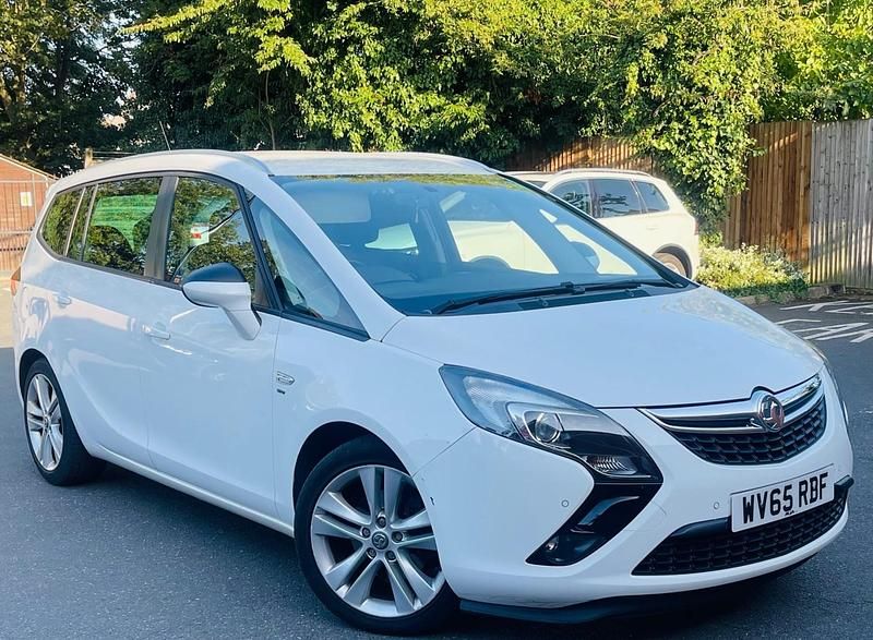 White Used 2015 Vauxhall Zafira SRi MPV | £3,900 (Super price) - Image 1/4