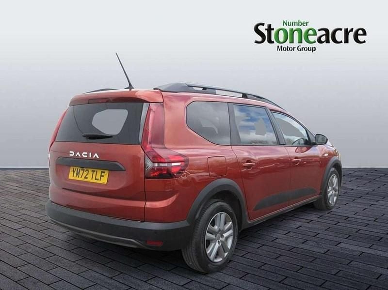 Second-hand Dacia Jogger Expression 110 CP (80 kW) 2023 Maro Monovolum