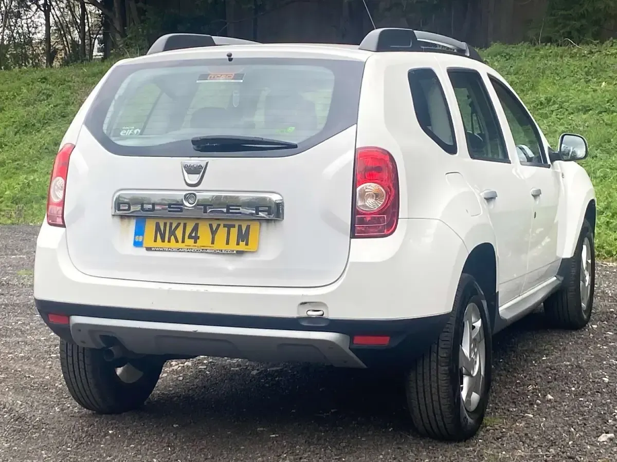 Second-hand Dacia Duster Lauréate 110 CP (80 kW) 2014 Alb SUV