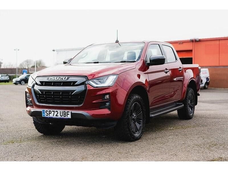 Used Isuzu D-Max 163 HP (119 kW) 2023 Red Pickup