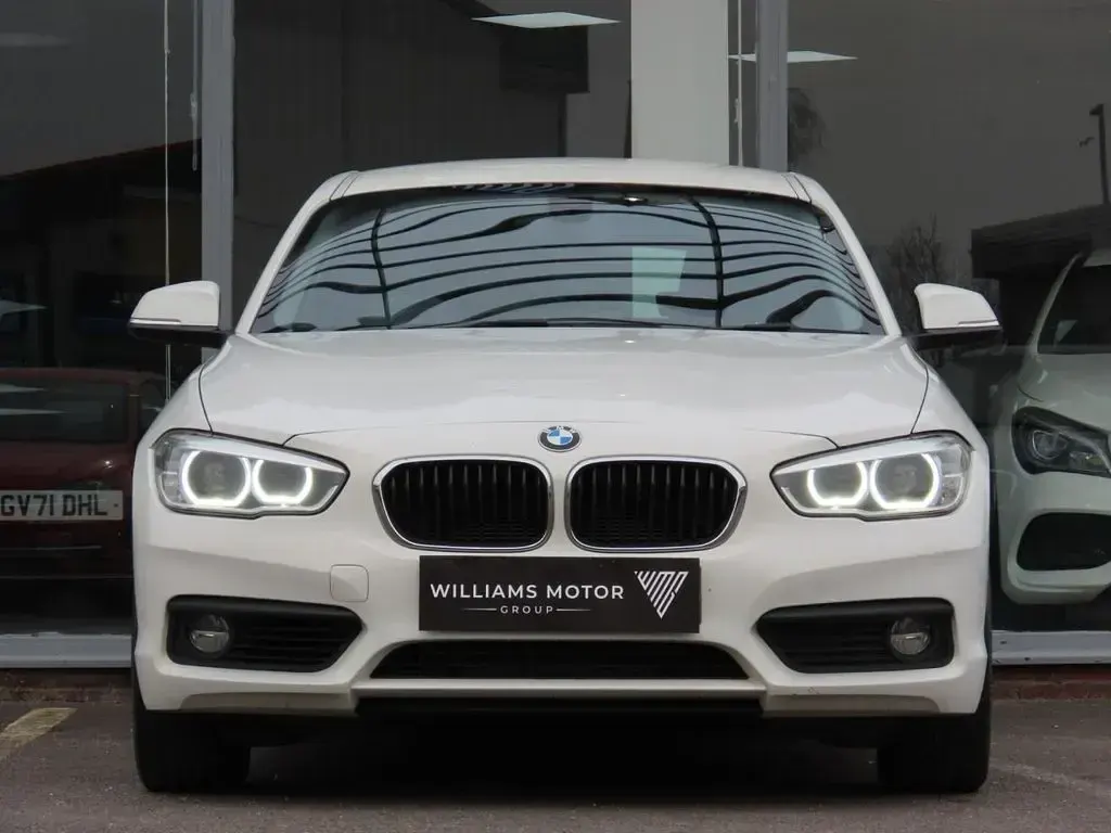 Usado BMW 118 Comfort Edition 136 HP (100 kW) 2019 Branco Citadino