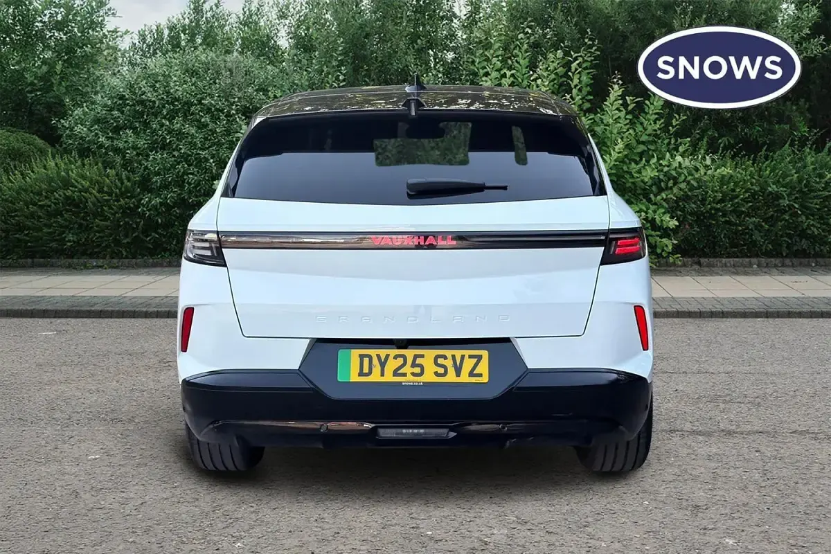 Used Vauxhall Grandland 156 kW (213 HP) 2025 White SUV
