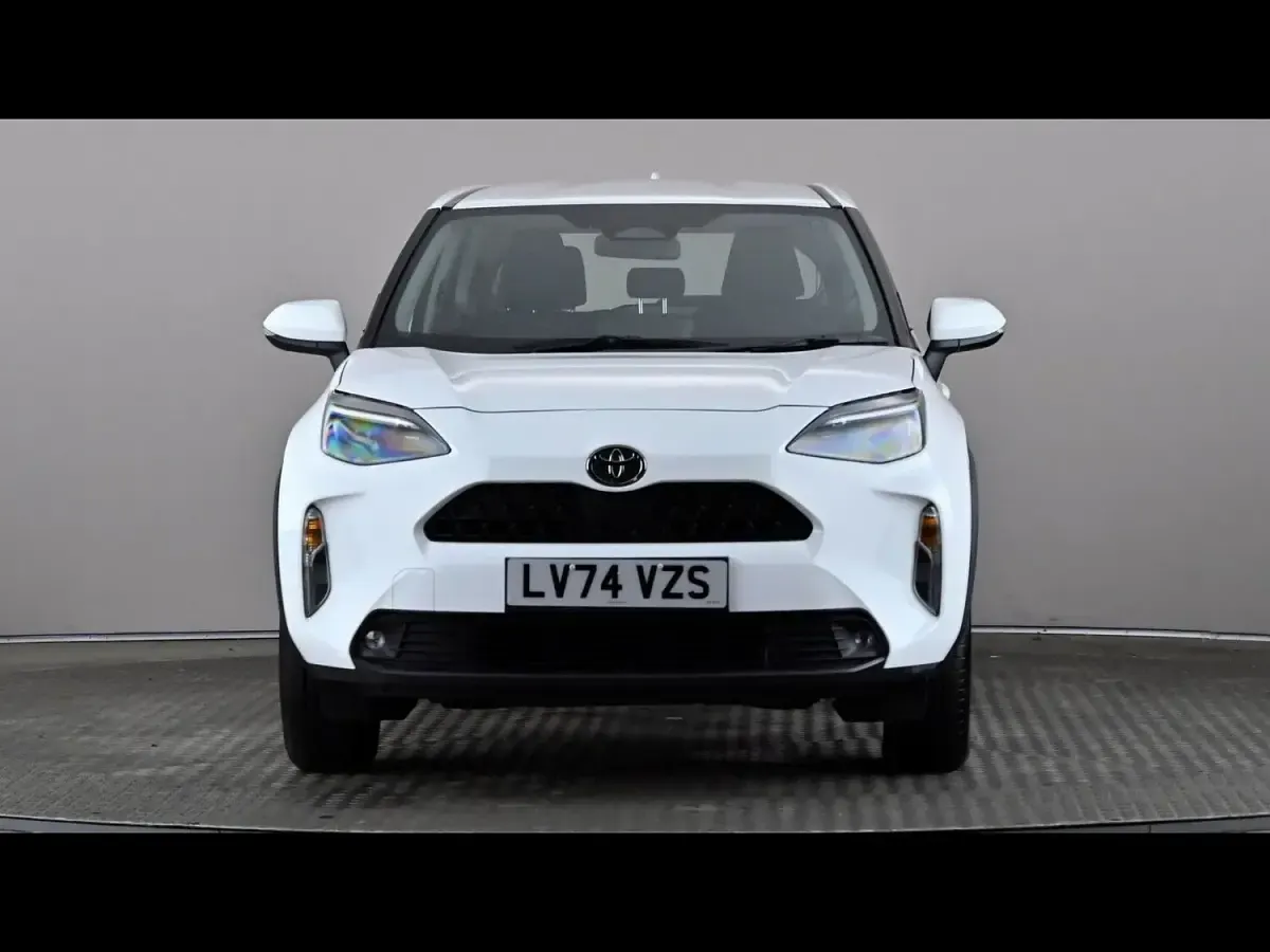 Used Toyota Yaris 2024 White Hatchback