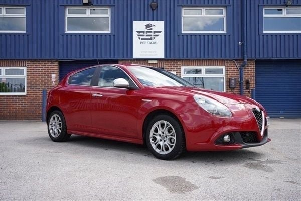 Red Used 2016 Alfa Romeo Giulietta Super Hatchback | £3,995 (Good price) - Image 1/1