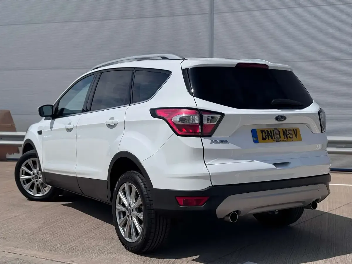 Used Ford Kuga Titanium 150 HP (110 kW) 2019 White SUV