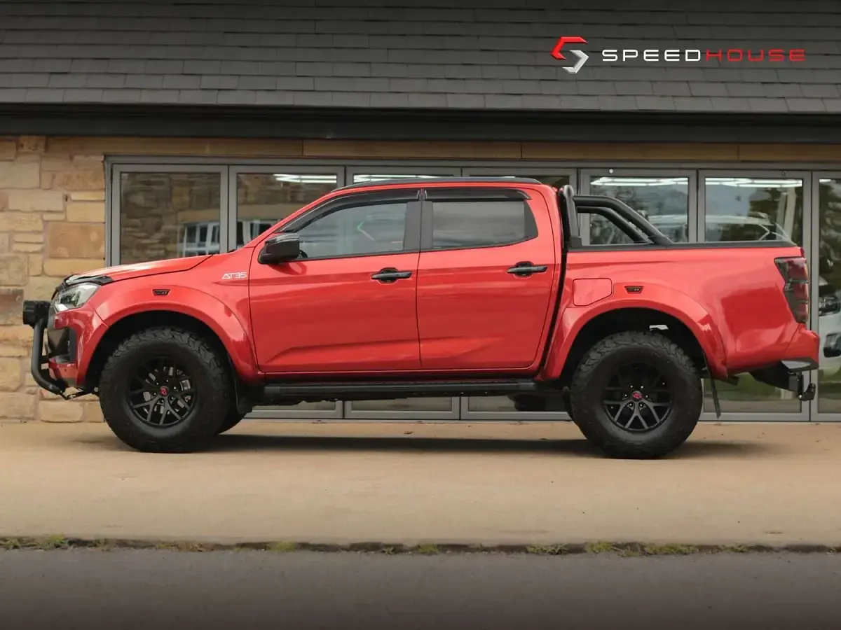 Used Isuzu D-Max 2025 Orange Pickup
