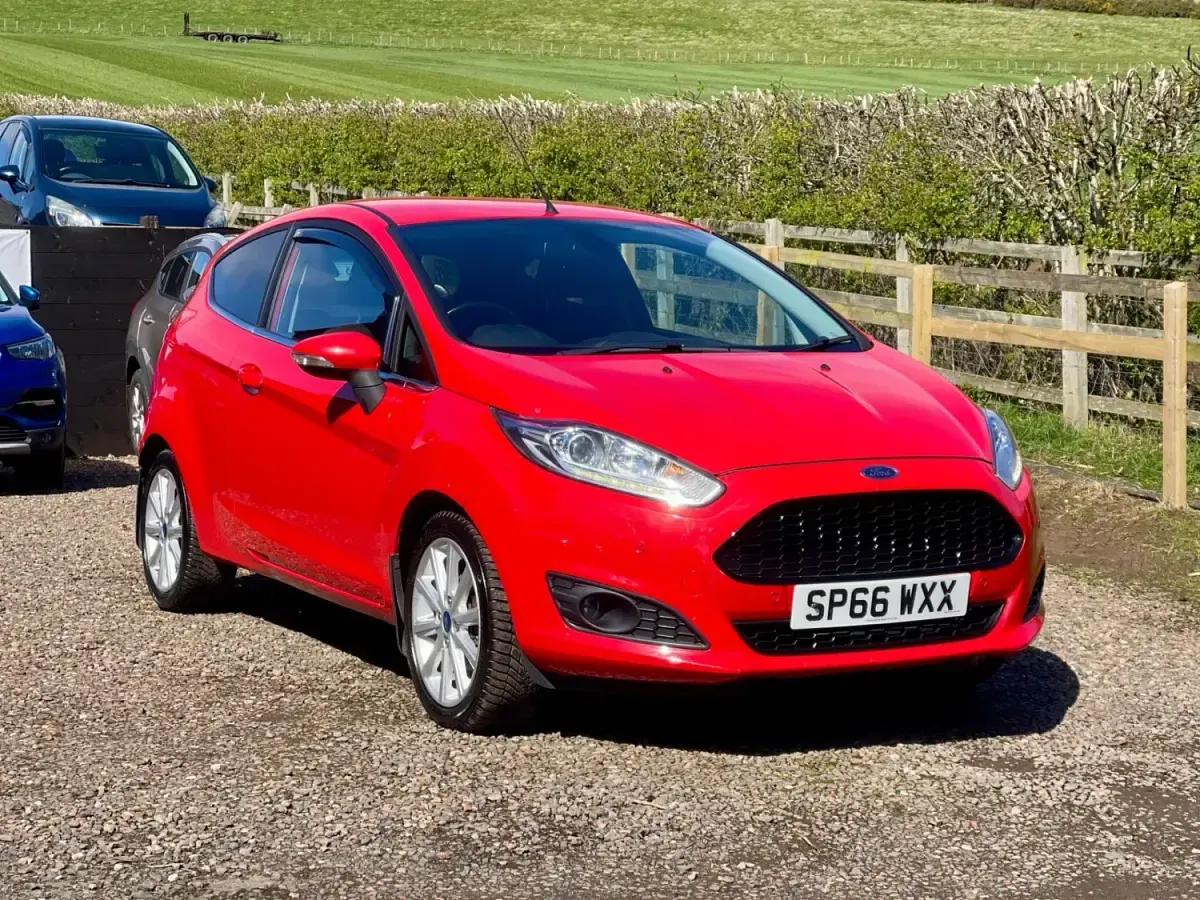 Usado Ford Fiesta Titanium 2016 Vermelho Citadino