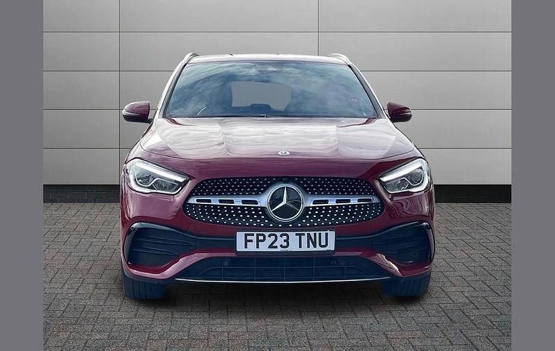 Used Mercedes GLA200 Executive 161 HP (118 kW) 2023 Red SUV