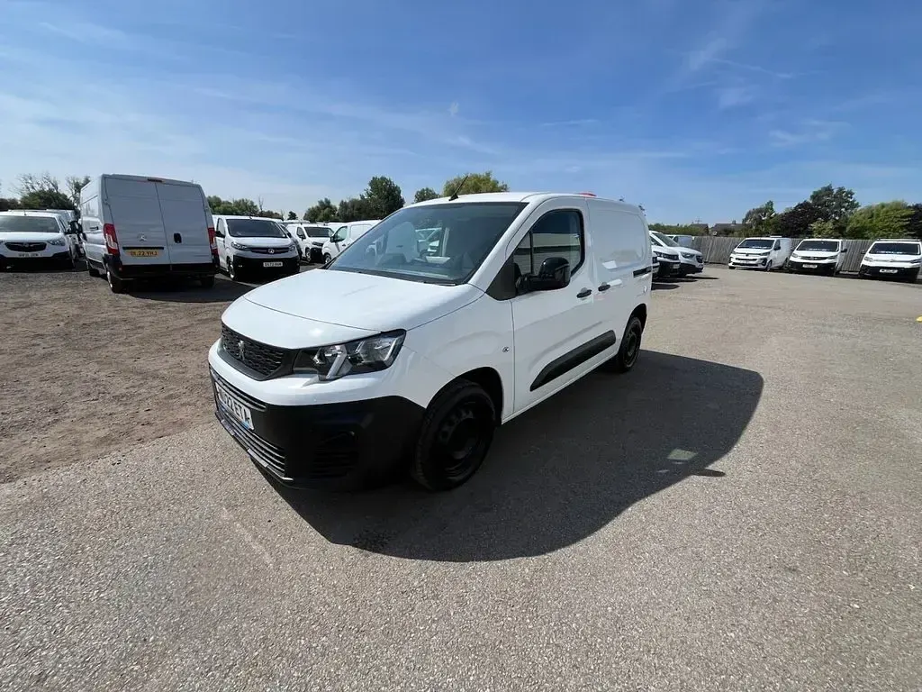 Used Peugeot Partner Premium 2022 White MPV