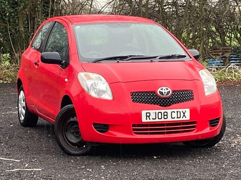 Used Toyota Yaris T2 69 HP (50 kW) 2008 Red Hatchback