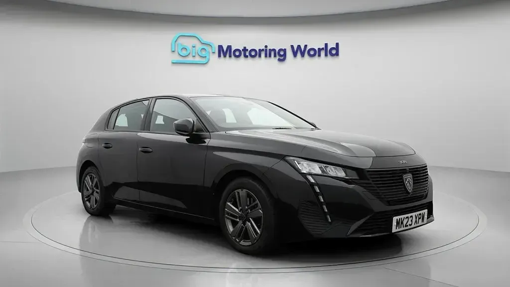 Używany Peugeot 308 Active Premium 130 KM (95 kW) 2023 Czarny Hatchback