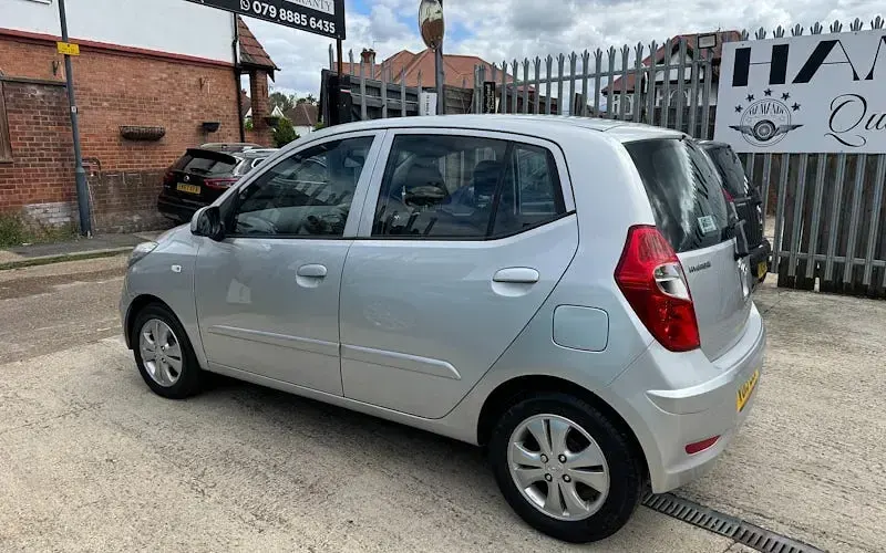 Used Hyundai i10 Active 86 HP (63 kW) 2013 Silver Hatchback