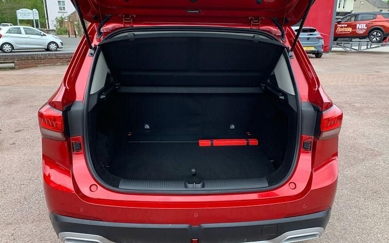 Used MG ZS SE 116 HP (85 kW) 2025 Red SUV