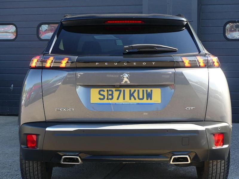 Begagnad Peugeot 2008 GT 129 HK (94 kW) 2022 Grå SUV