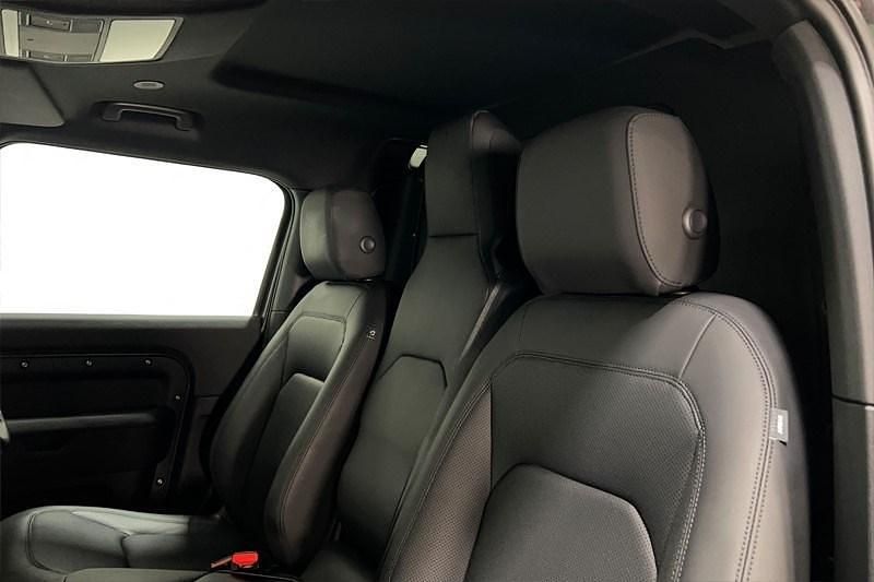 Used Land Rover Defender SE Dynamic 247 HP (181 kW) 2025 Grey SUV