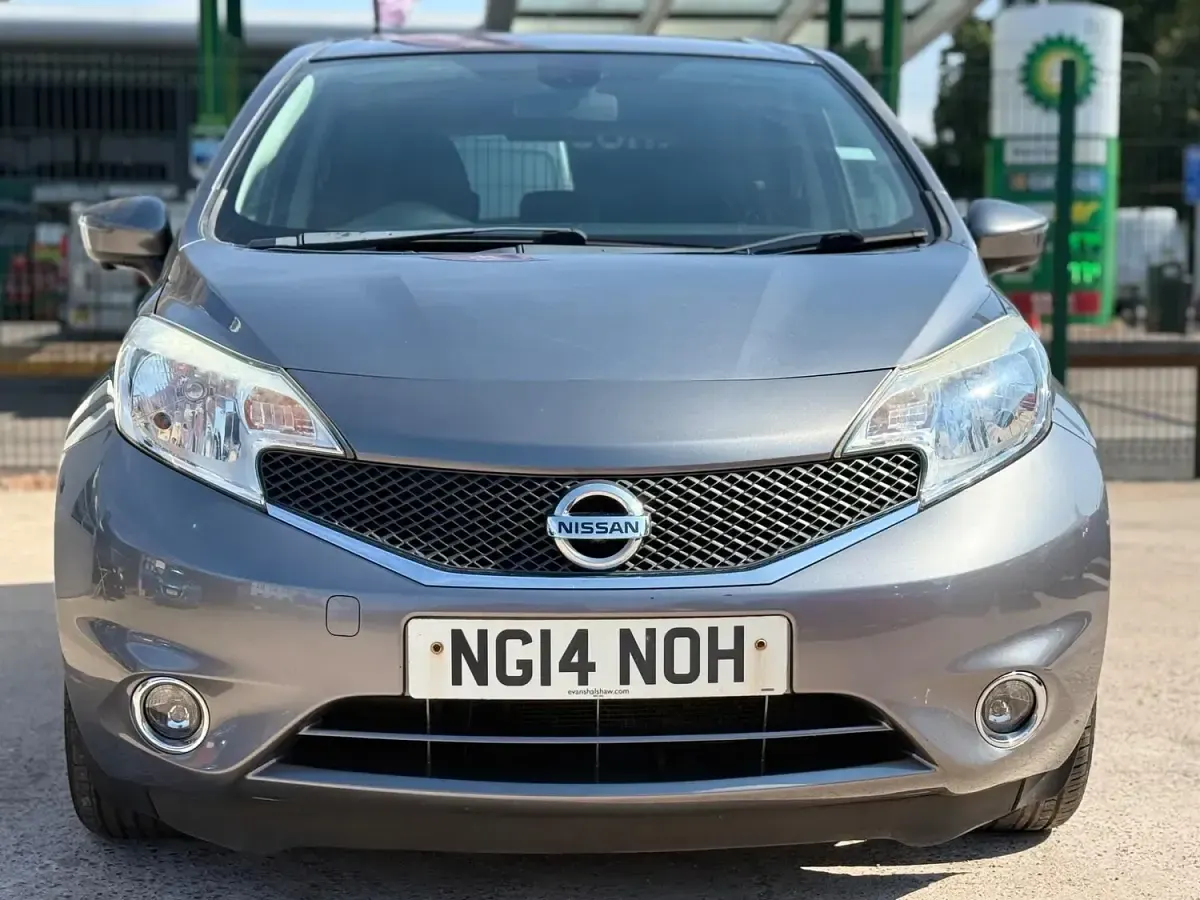 Used Nissan Note Tekna 90 HP (66 kW) 2014 Grey Hatchback