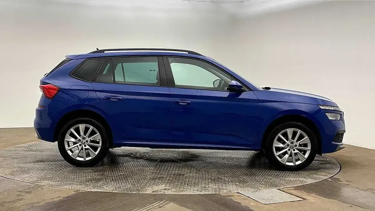 Gebraucht Skoda 110 R SE Drive 81 PS (59 kW) 2023 Blau Kombi