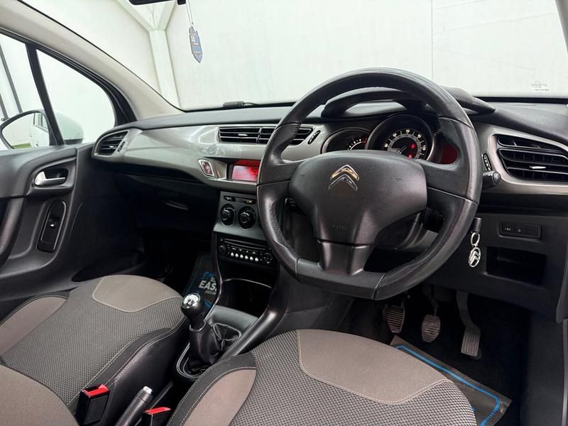 Used Citroën C3 PureTech 2015 White Hatchback