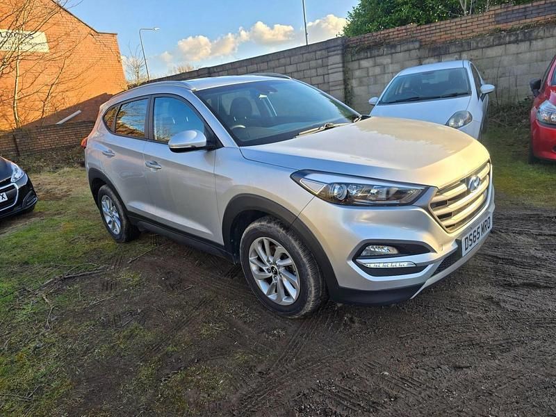 Used Hyundai Tucson SE 116 HP (85 kW) 2015 Silver SUV