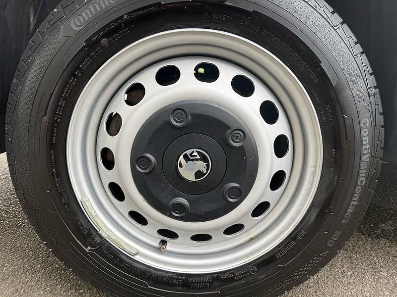 Used Vauxhall Vivaro 143 HP (105 kW) 2024 White MPV