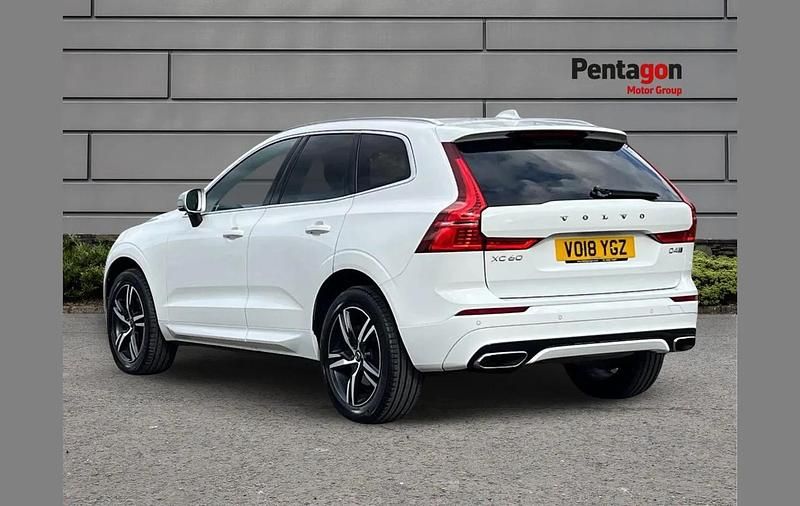 Used Volvo XC60 R-Design 187 HP (137 kW) 2018 White SUV