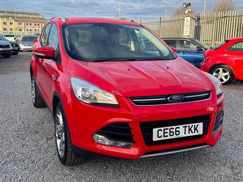Used Ford Kuga Titanium 150 HP (110 kW) 2016 Red SUV