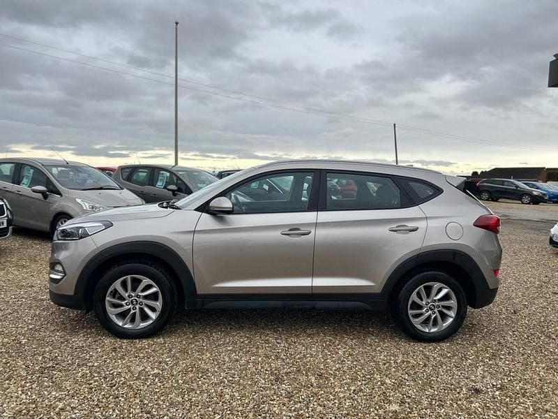 Used Hyundai Tucson SE 2017 Beige SUV
