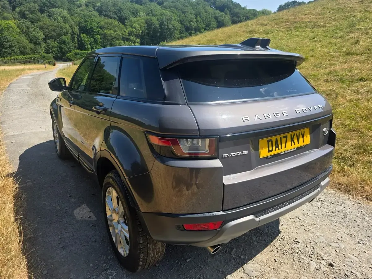 Used Land Rover Range Rover evoque SE 150 HP (110 kW) 2017 Grey Estate